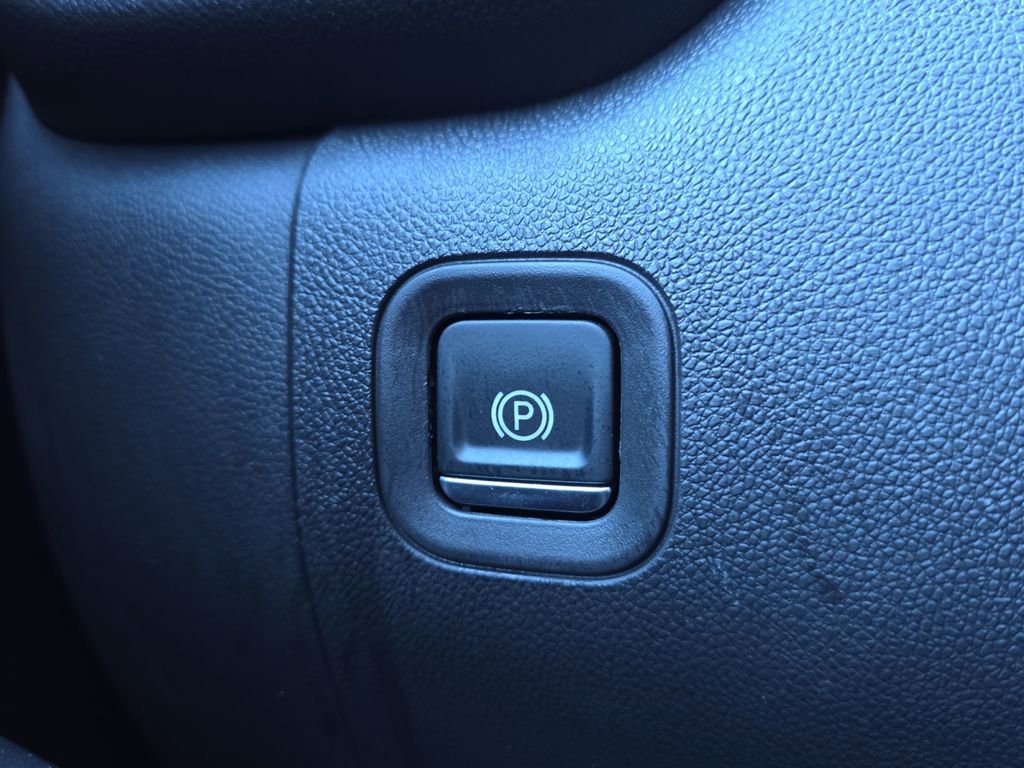 Used 2024 Chevrolet Silverado 1500 Custom image 27