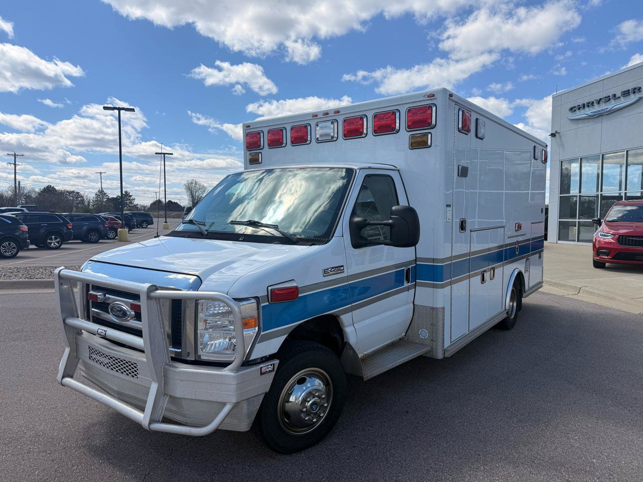 Used 2017 Ford E-450 and Econoline 450 Super Duty w/ Ambulance Prep Package RWD image 7