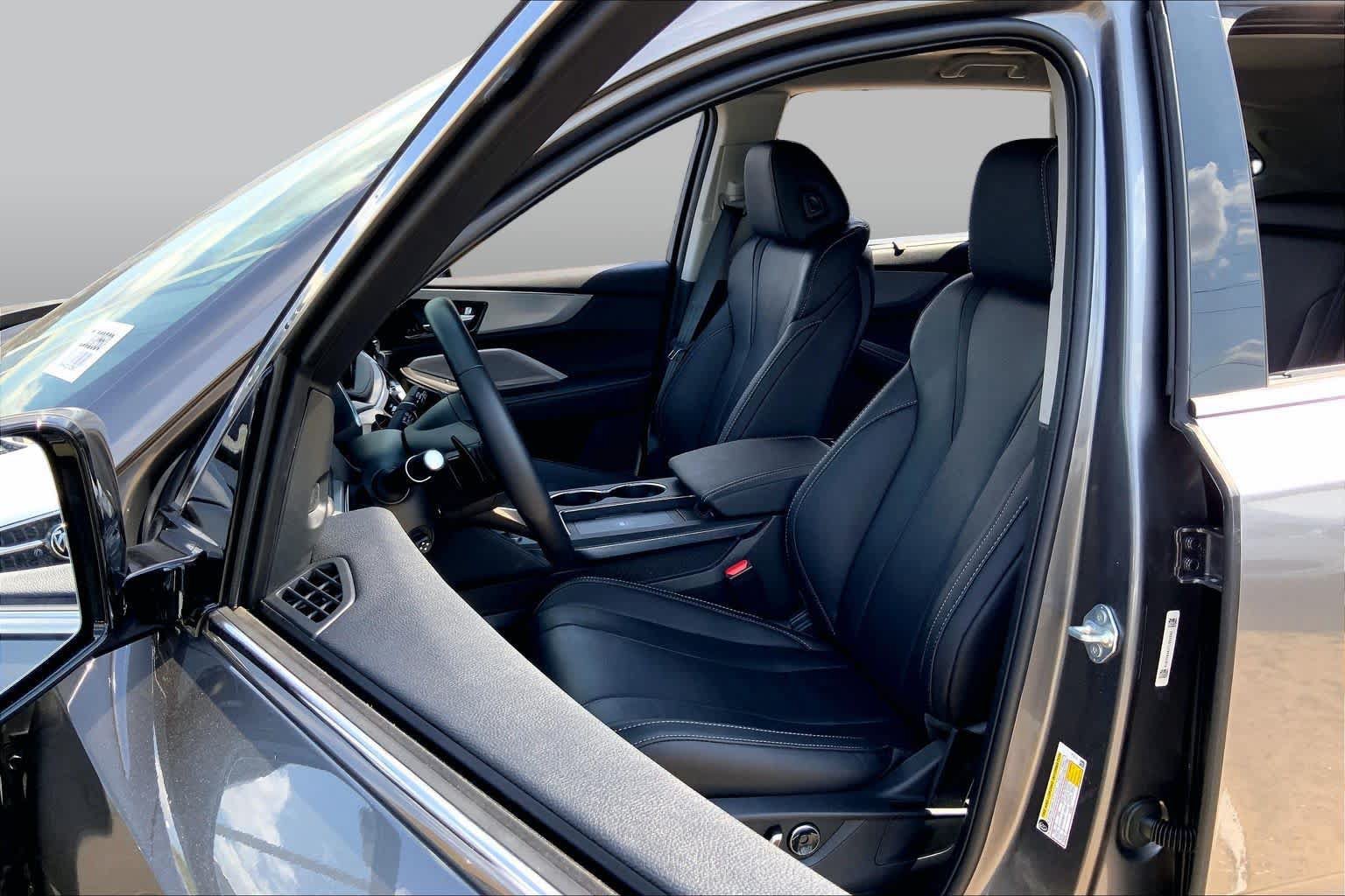 Used 2026 Acura MDX w/ Technology Package FWD image 8