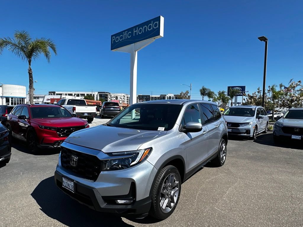 Used 2023 Honda Passport EX-L image 2