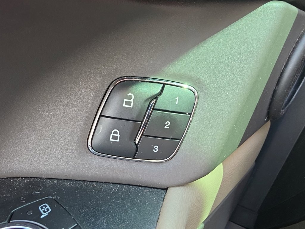 Used 2021 Ford Expedition Limited RWD image 17