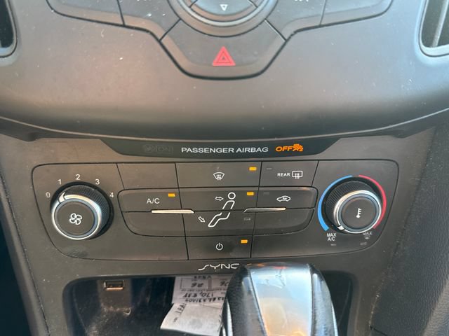 Used 2016 Ford Focus SE FWD image 28