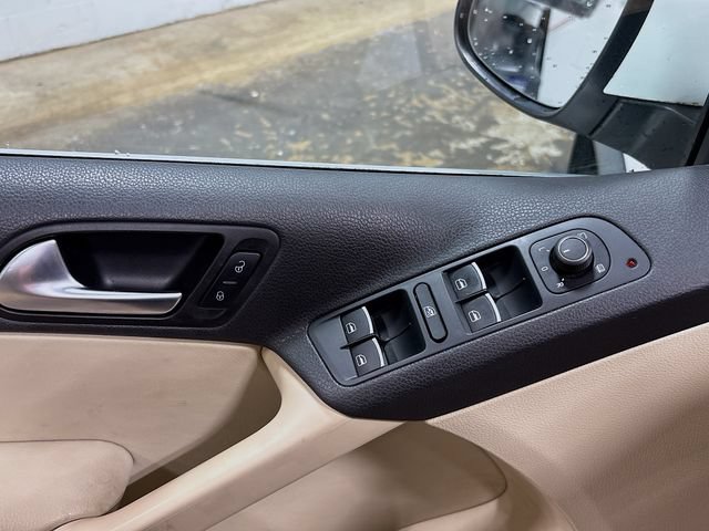 Used 2017 Volkswagen Tiguan SEL AWD/4WD image 16
