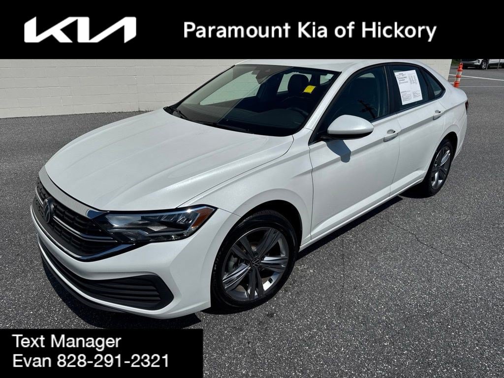 Used 2023 Volkswagen Jetta SE FWD image 1