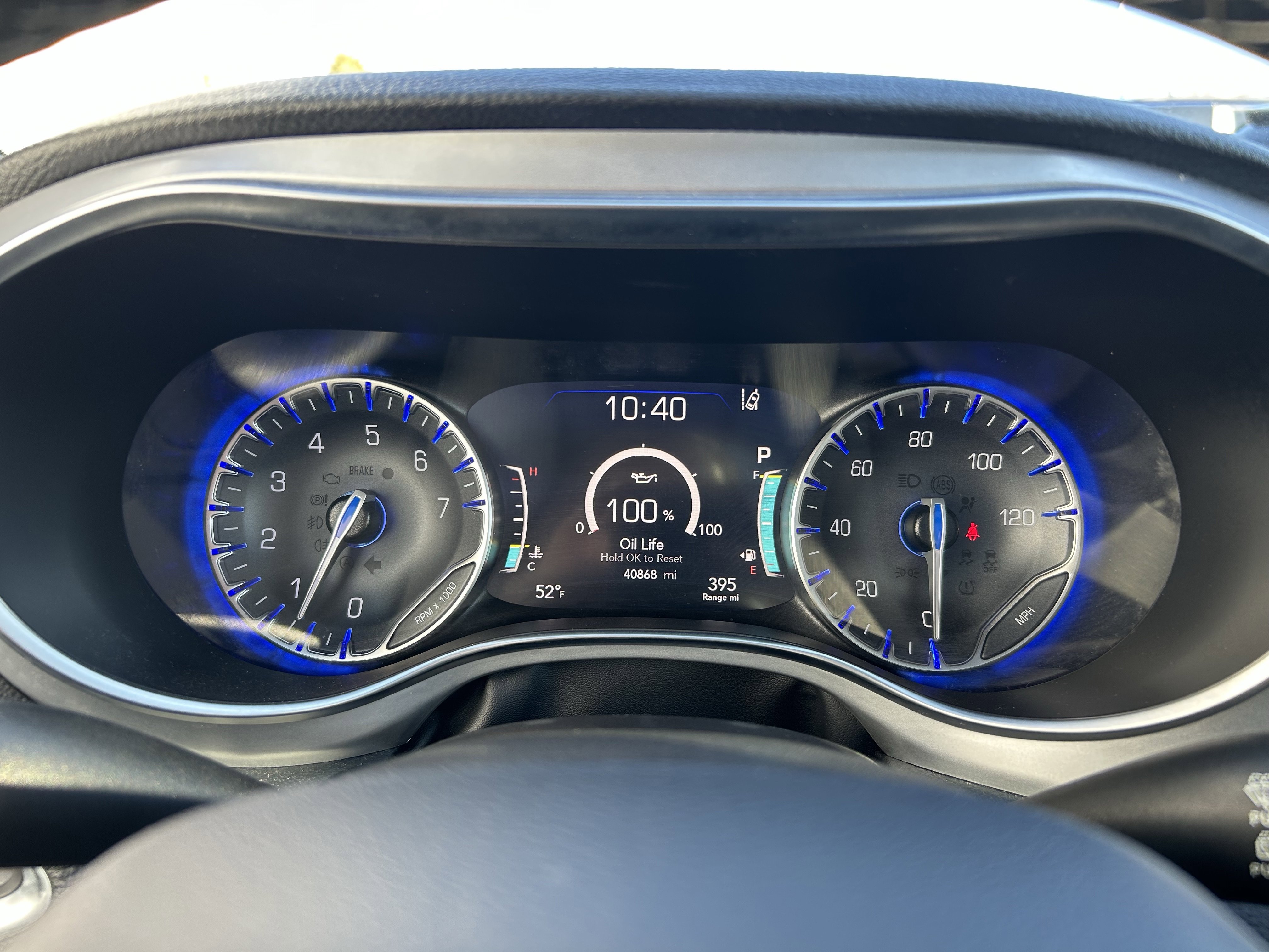 Used 2025 Chrysler Pacifica Limited image 28