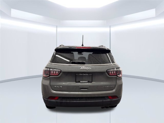 Used 2022 Jeep Compass Limited AWD/4WD image 4