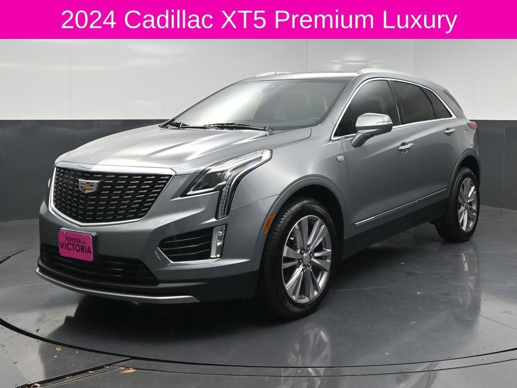 Used 2024 Cadillac XT5 Premium Luxury image 2