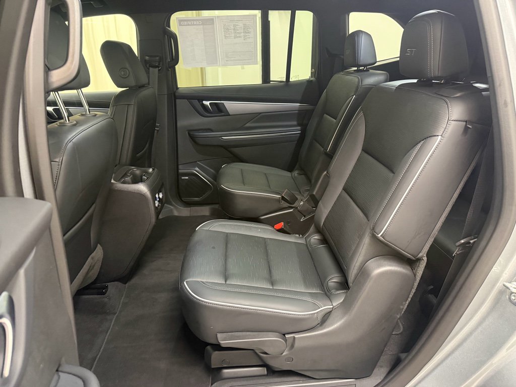 Certified 2025 Buick Enclave Sport Touring AWD/4WD image 19