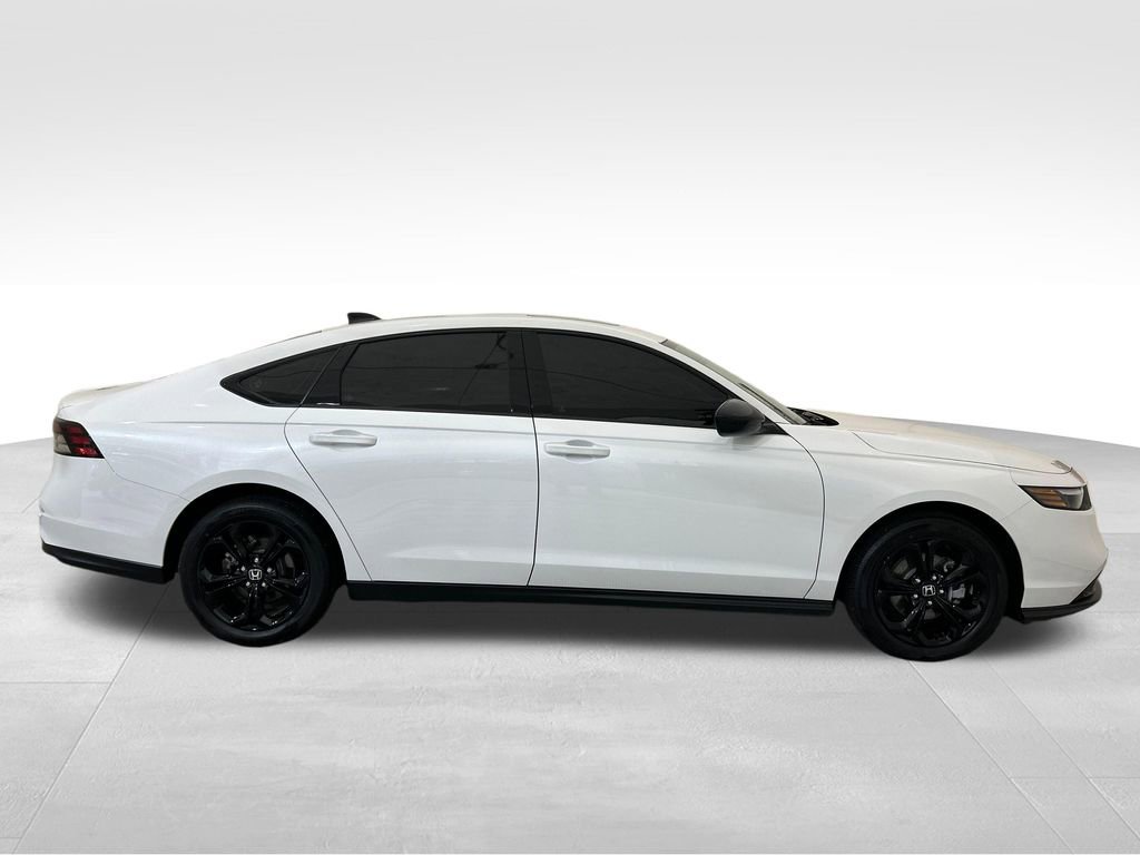 Used 2025 Honda Accord SE image 6