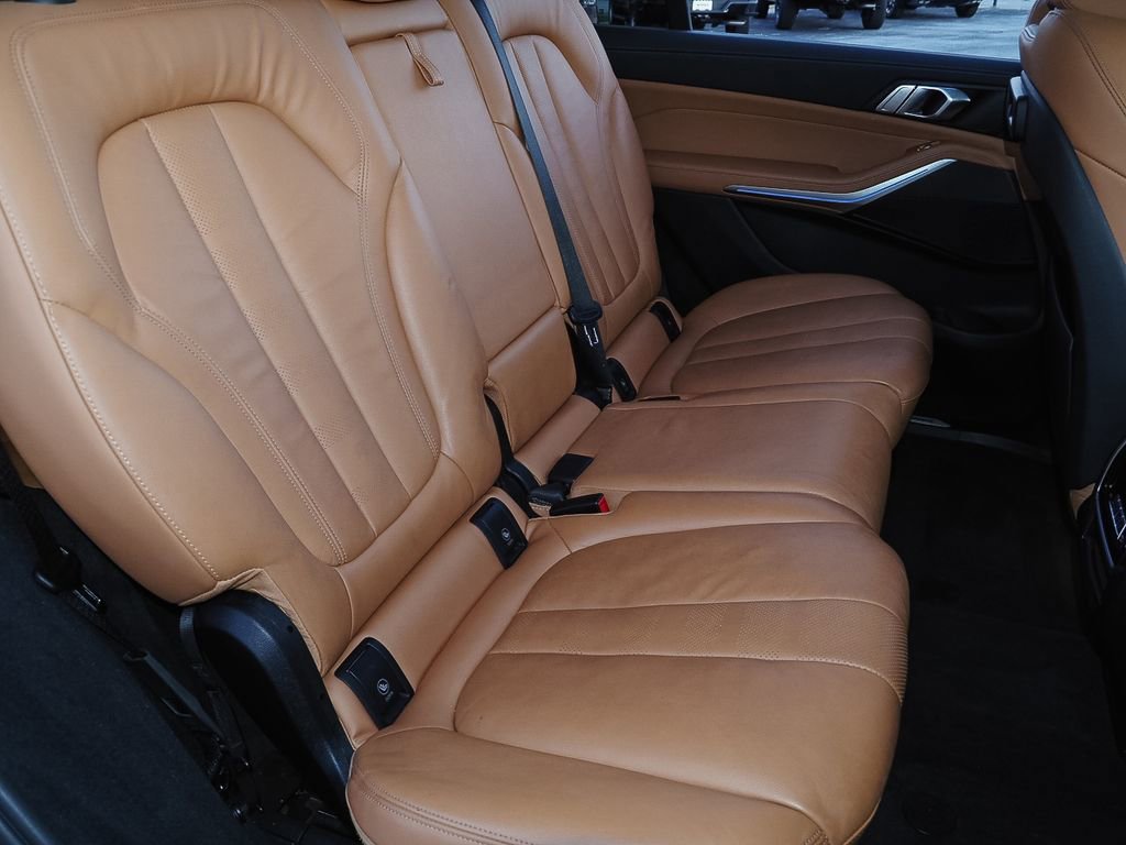 Used 2022 BMW X7 xDrive40i w/ M Sport Package image 22