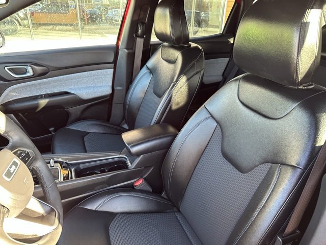 Used 2024 Jeep Compass Latitude image 23