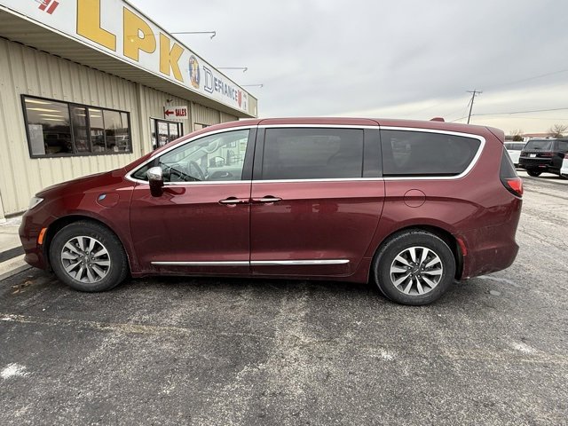 Used 2022 Chrysler Pacifica Limited image 6