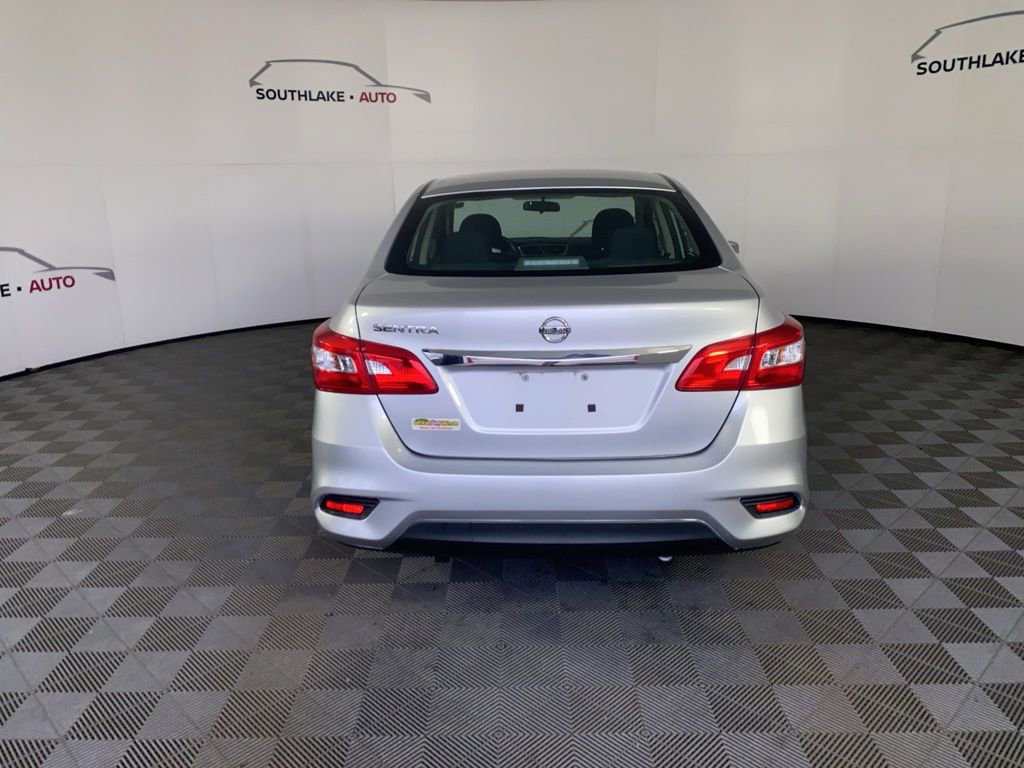 Used 2016 Nissan Sentra S image 8