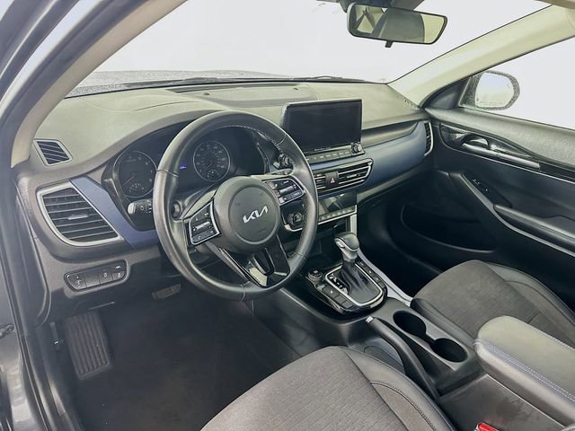 Used 2023 Kia Seltos S w/ Navigation Package image 14