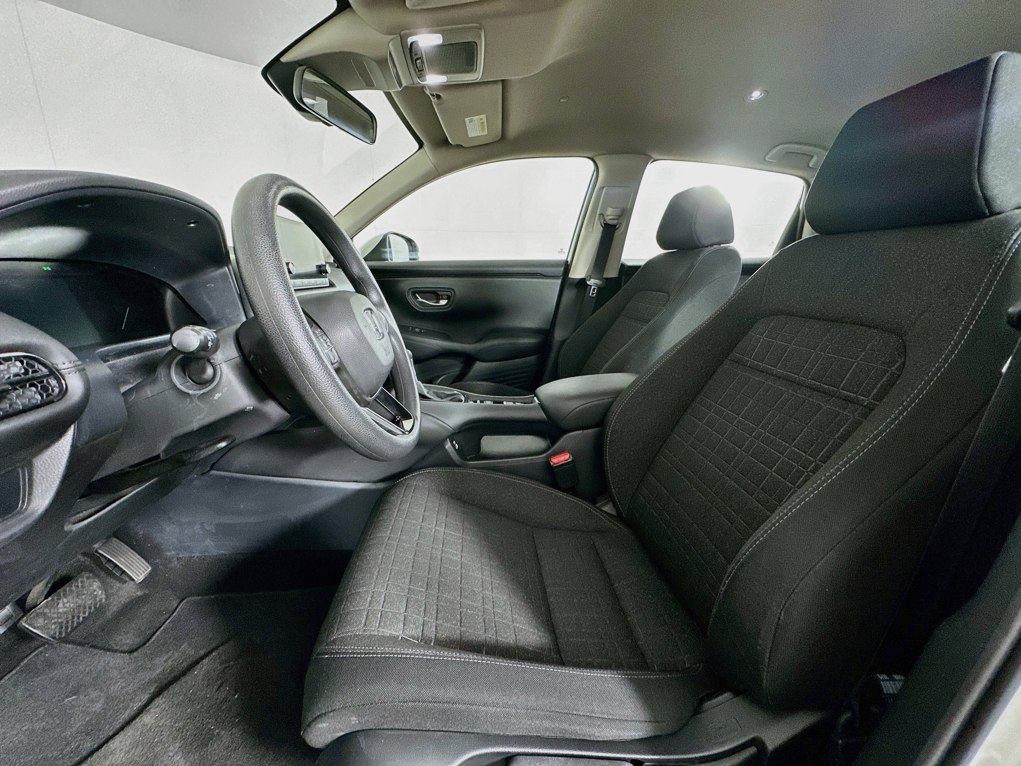 Used 2023 Honda HR-V LX image 13