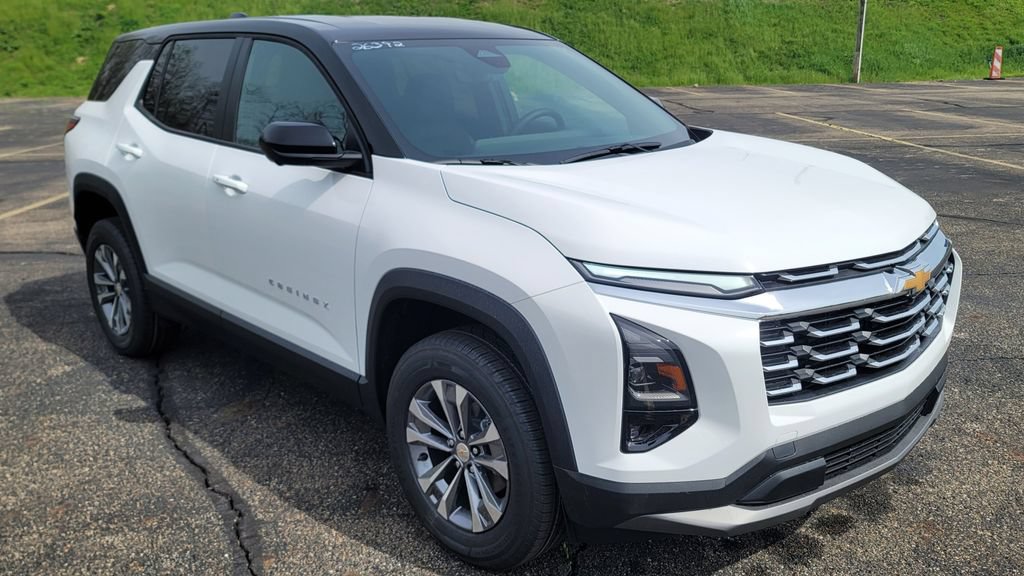 New 2026 Chevrolet Equinox LT w/ Convenience Package II FWD image 2