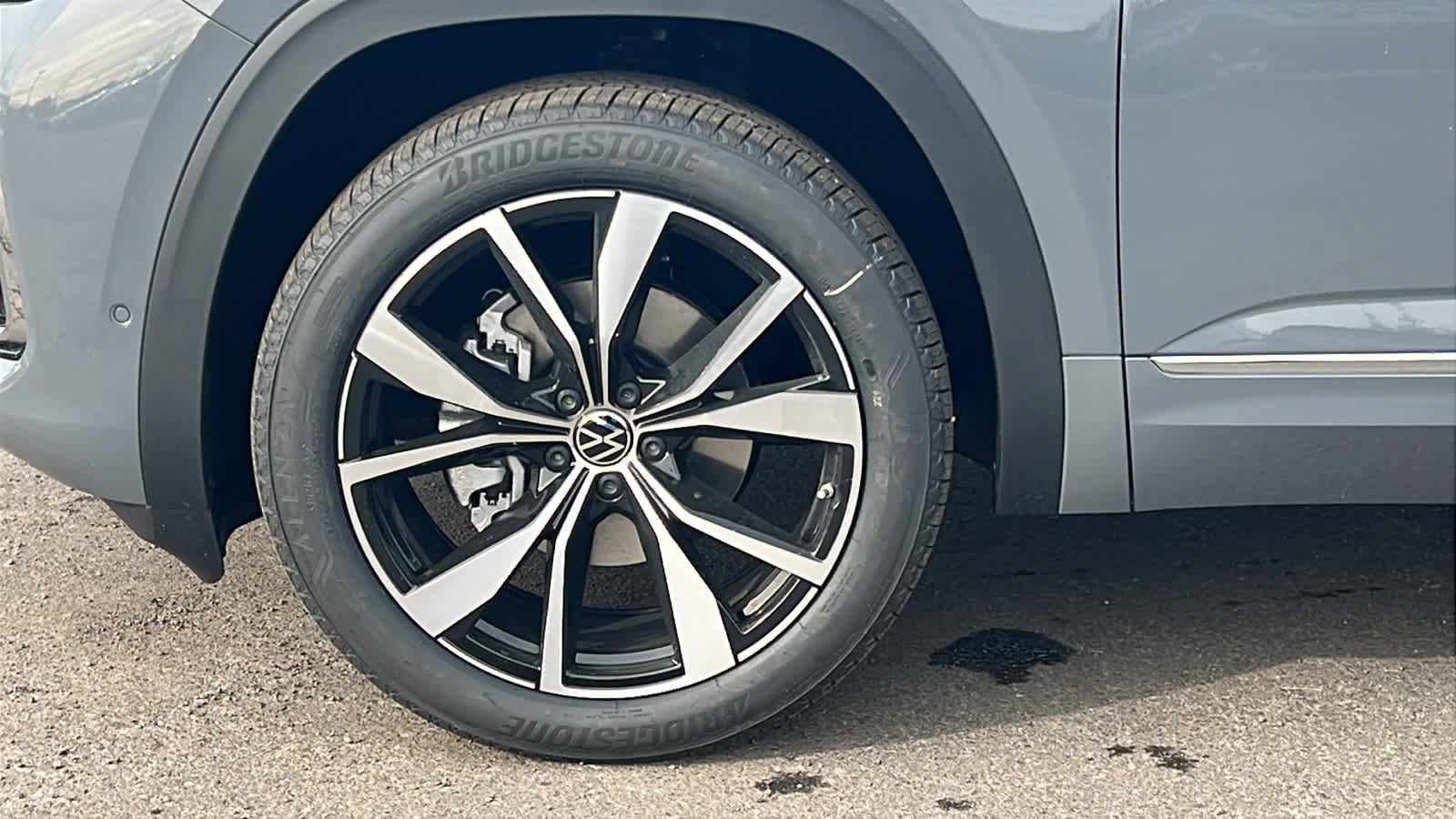 New 2026 Volkswagen Atlas SEL Premium R-Line image 9