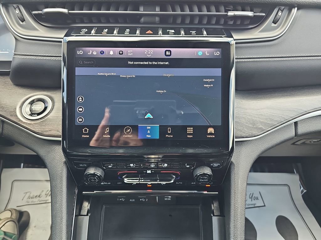 Used 2023 Jeep Grand Cherokee L Limited w/ Luxury Tech Group II image 27