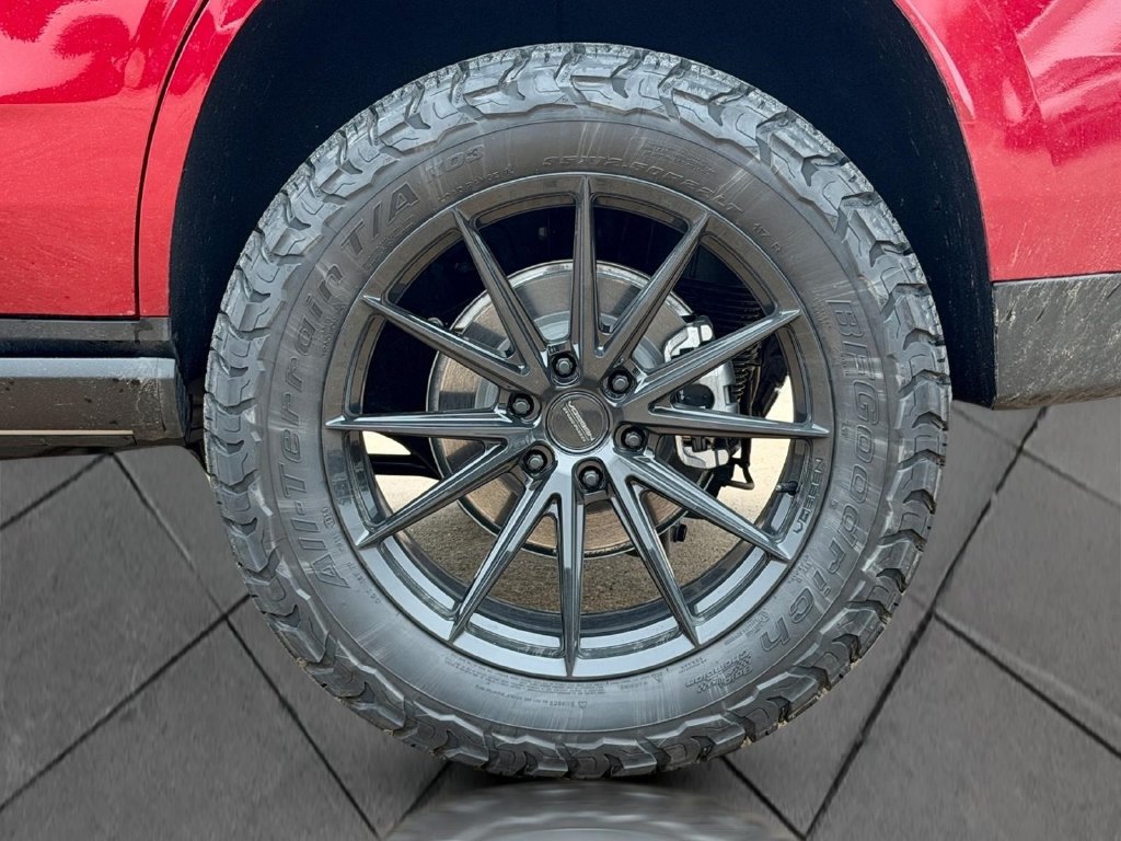 New 2026 GMC Yukon AT4 w/ AT4 Premium Plus Package AWD/4WD image 2