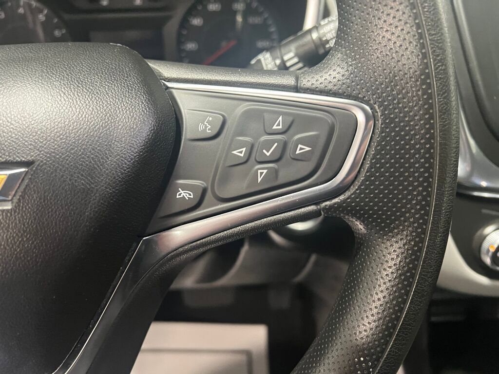 Used 2021 Chevrolet Equinox LS image 12