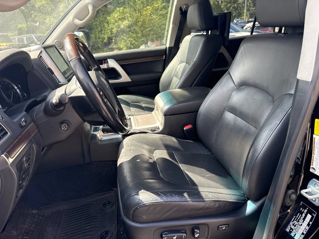 Used 2018 Toyota Land Cruiser w/ Four Season Floor Mat Package AWD/4WD image 8