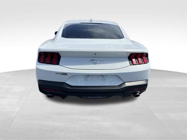 Used 2025 Ford Mustang Coupe RWD image 6