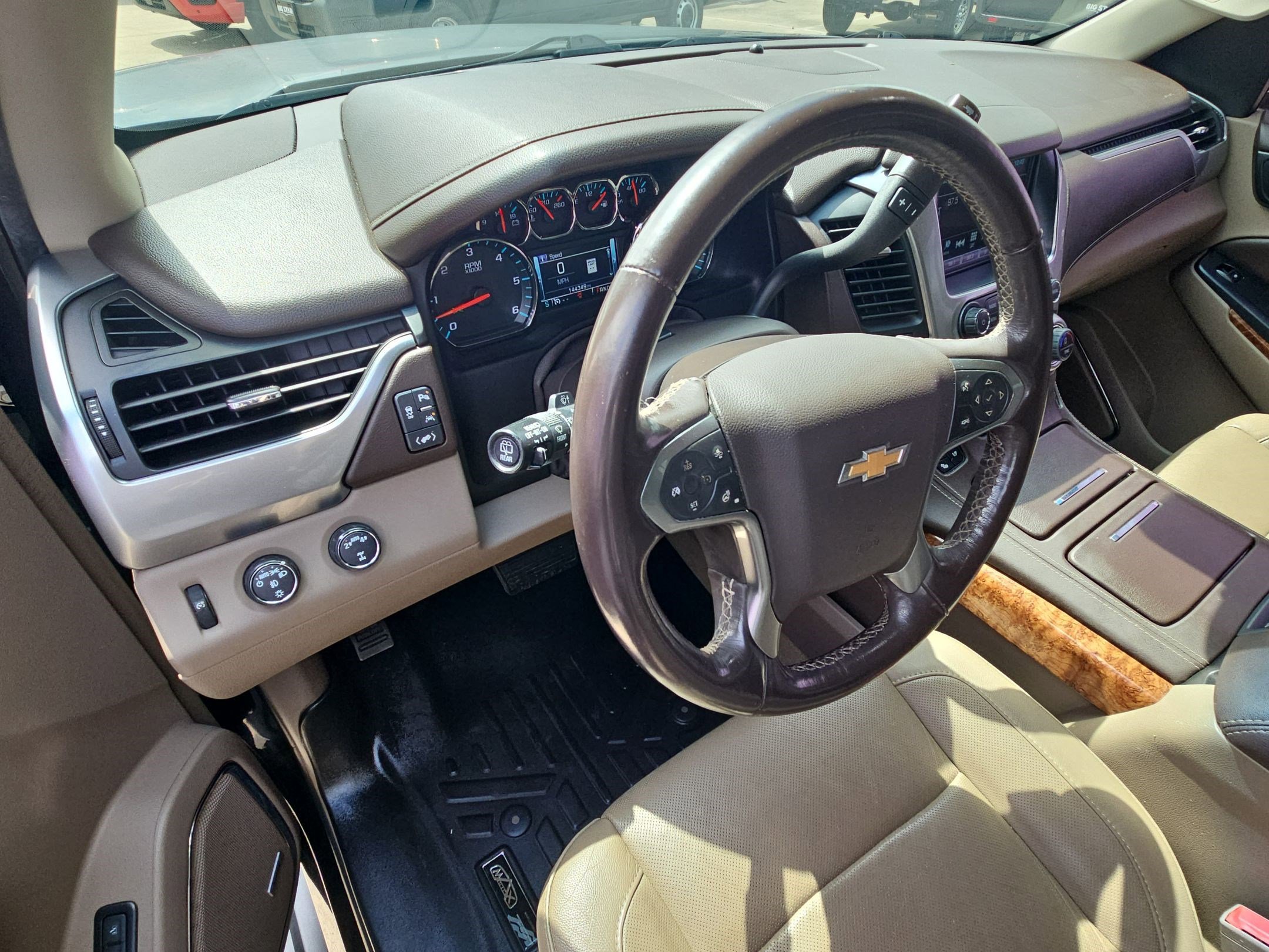 Used 2017 Chevrolet Suburban Premier image 14