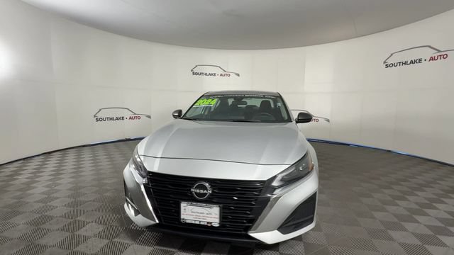 Used 2024 Nissan Altima 2.5 SV FWD image 4