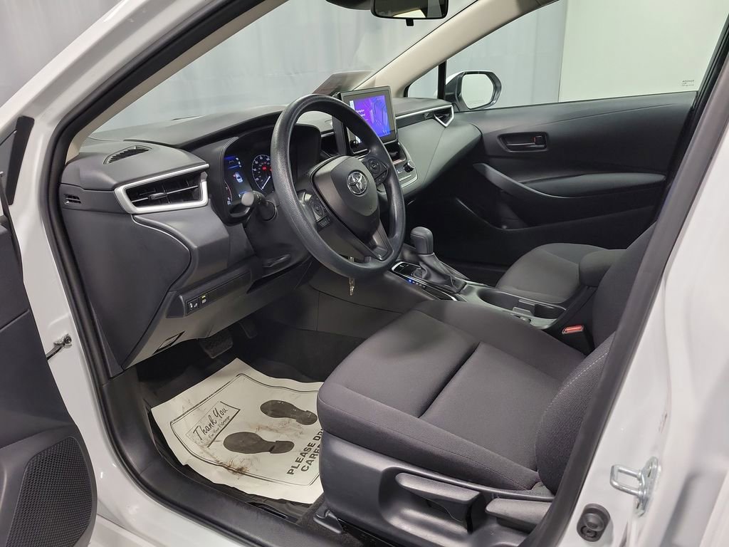 Used 2025 Toyota Corolla LE image 12
