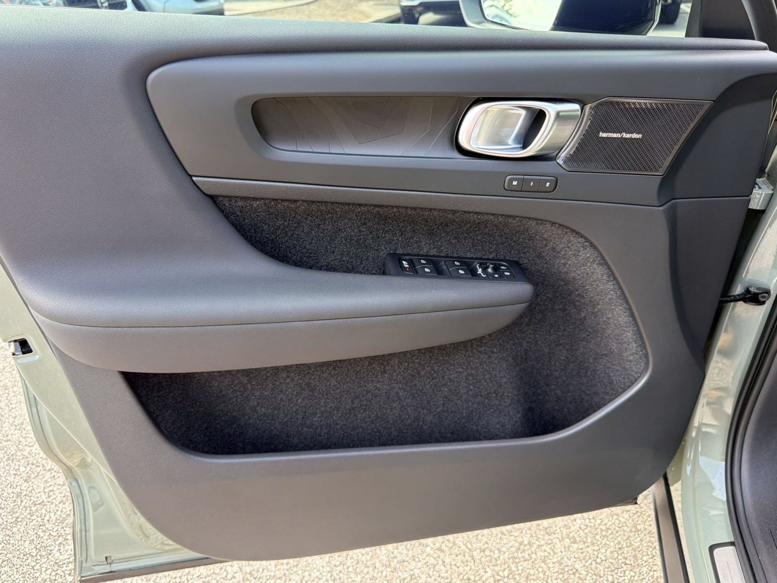Certified 2023 Volvo C40 P8 Recharge Ultimate AWD/4WD image 12