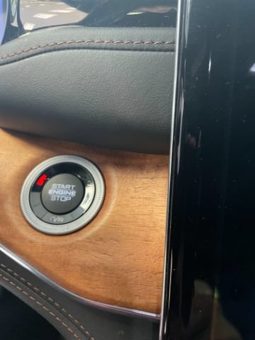 Used 2023 Jeep Grand Cherokee Summit AWD/4WD image 31