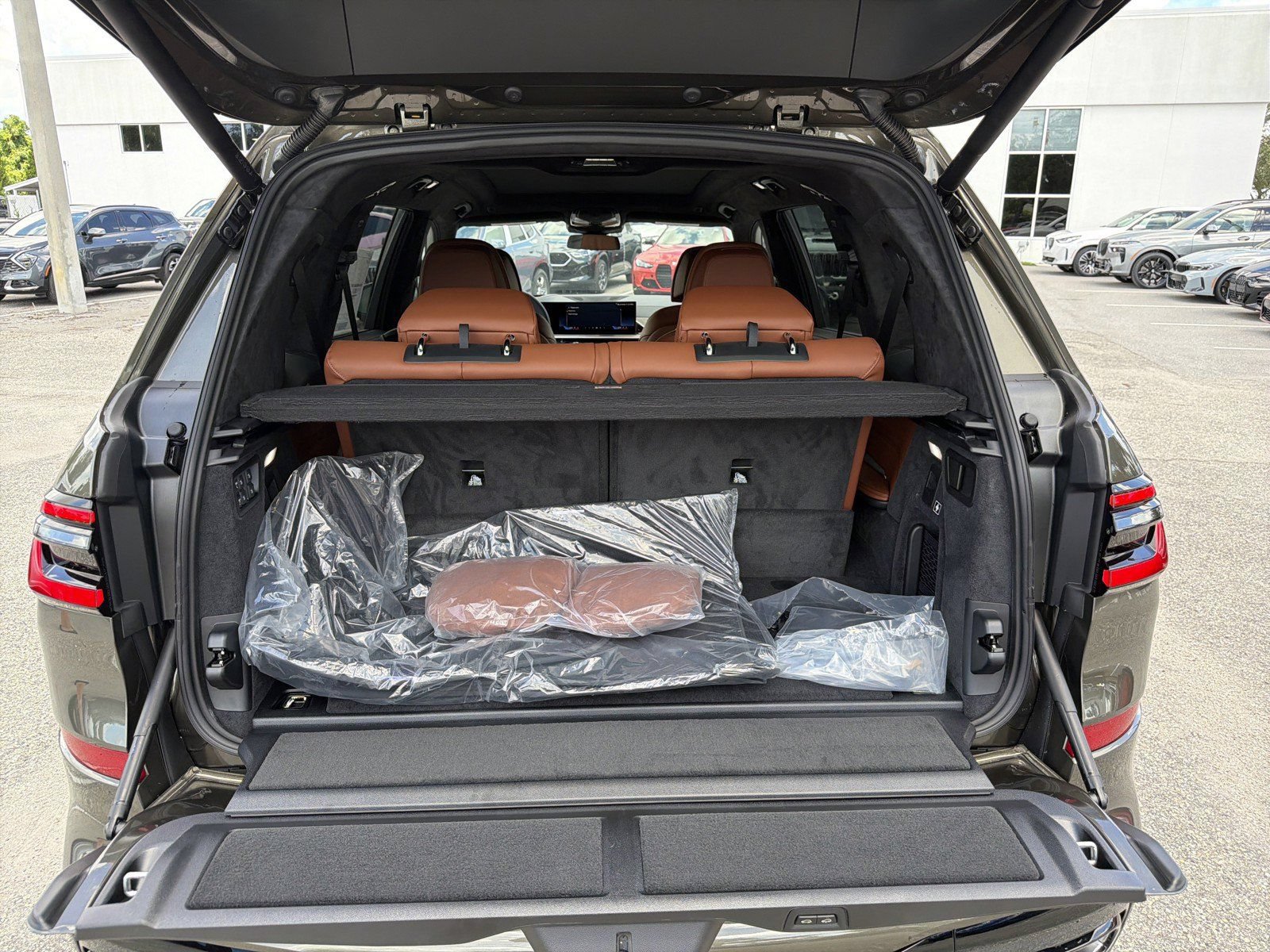 New 2027 BMW X7 xDrive40i w/ Executive Package AWD/4WD image 12