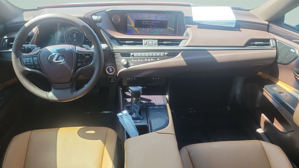 Used 2021 Lexus ES 300h w/ Premium Package FWD image 11