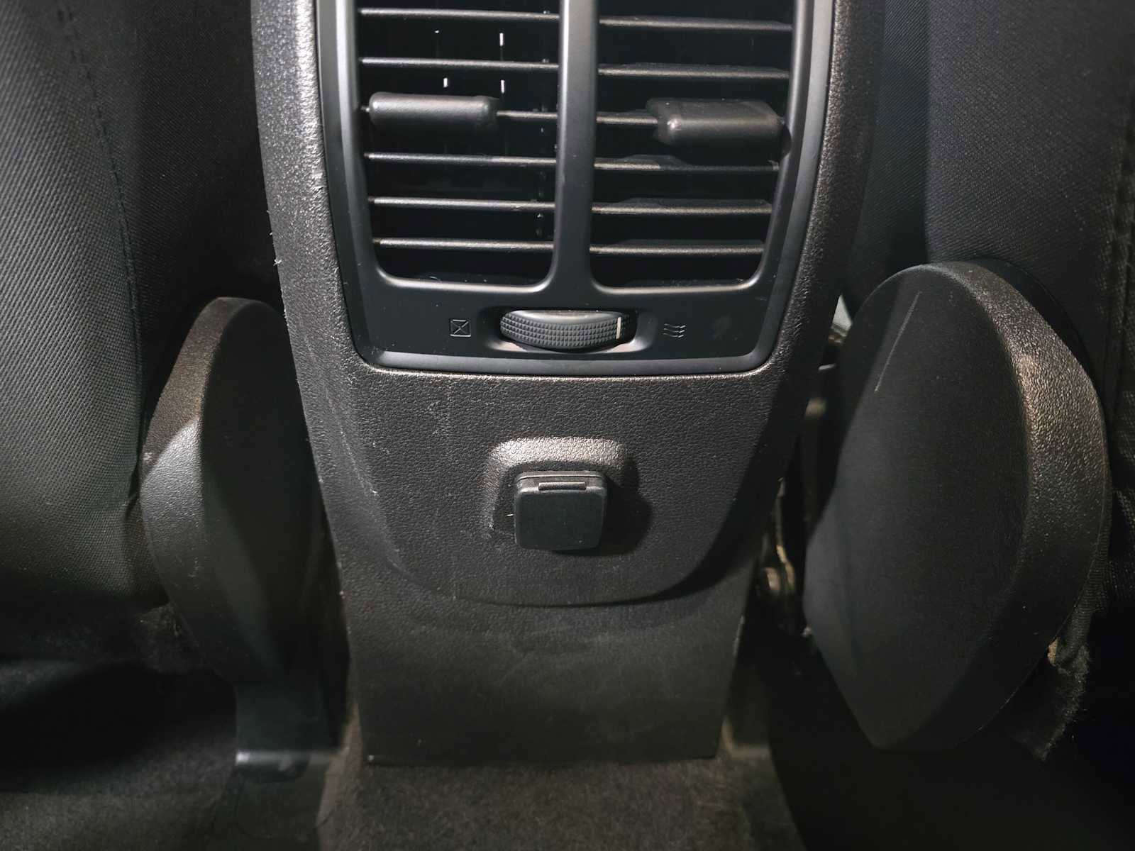 Used 2019 Ford Escape SE image 18