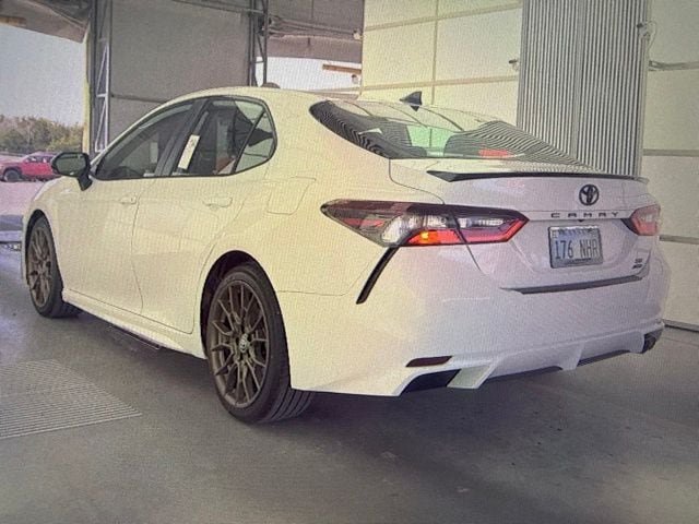 Used 2023 Toyota Camry SE AWD/4WD image 4