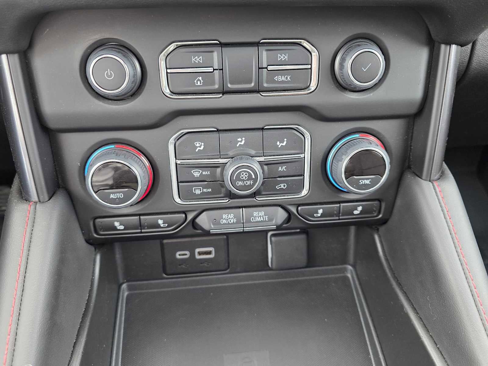 Used 2024 Chevrolet Tahoe RST w/ Luxury Package AWD/4WD image 30