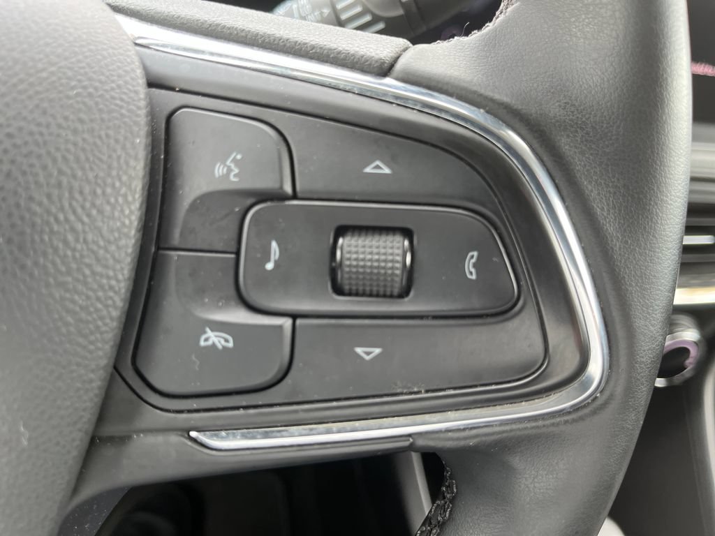 Used 2025 Buick Encore GX Sport Touring w/ Comfort Package AWD/4WD image 18