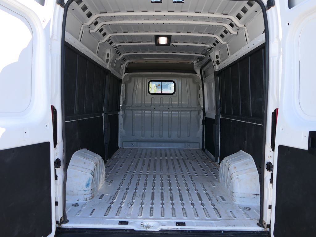 Used 2024 RAM ProMaster 2500 w/ Convenience Group image 23