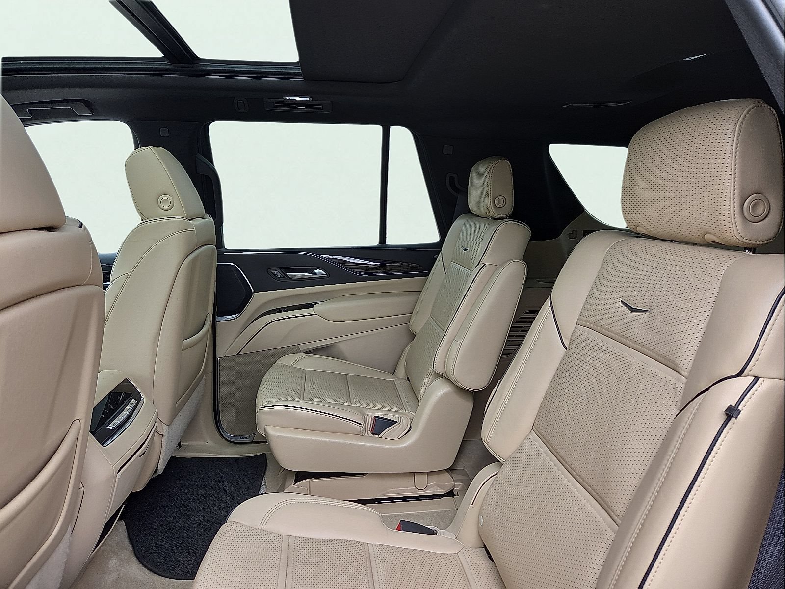 Used 2023 Cadillac Escalade Premium Luxury w/ Performance Package AWD/4WD image 10