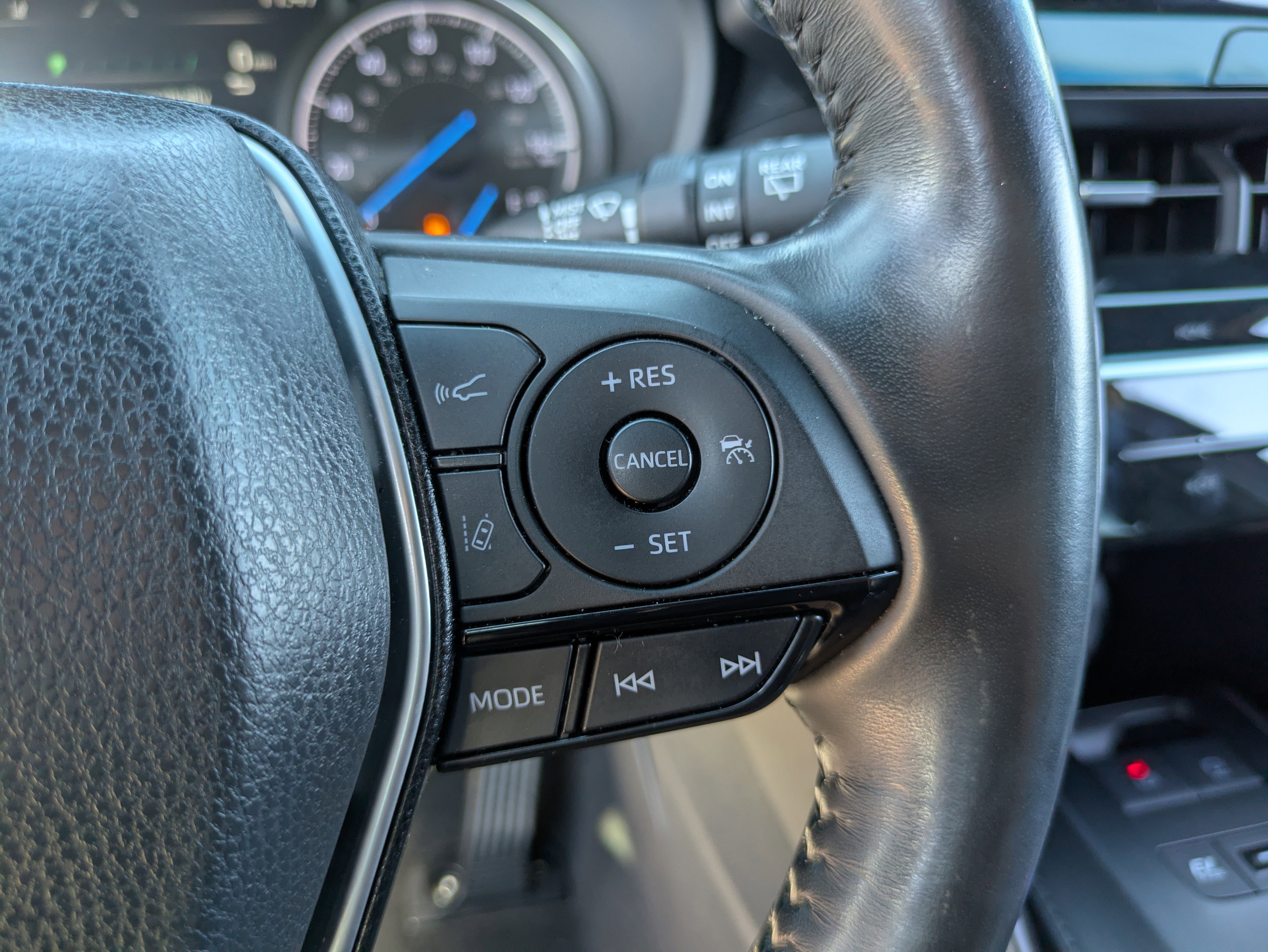 Used 2021 Toyota Venza XLE image 29