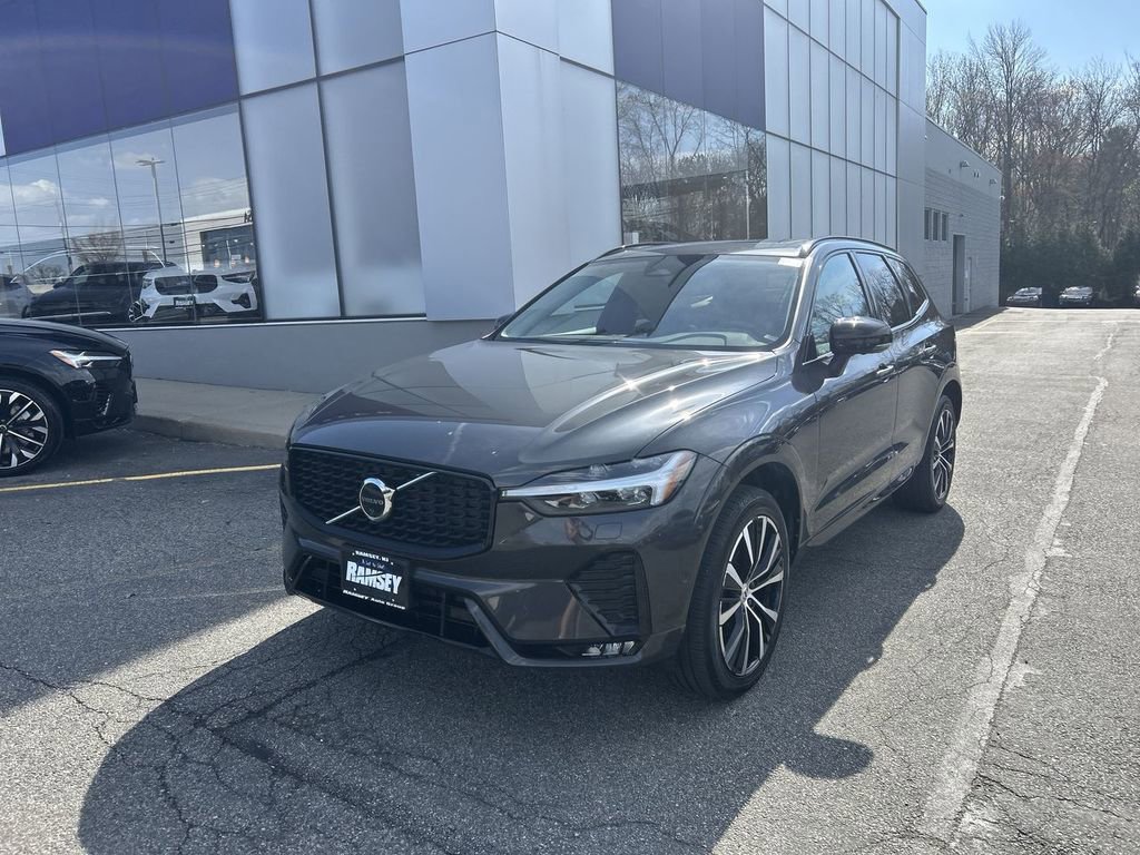 Certified 2023 Volvo XC60 B5 Plus w/ Climate Package AWD/4WD image 4