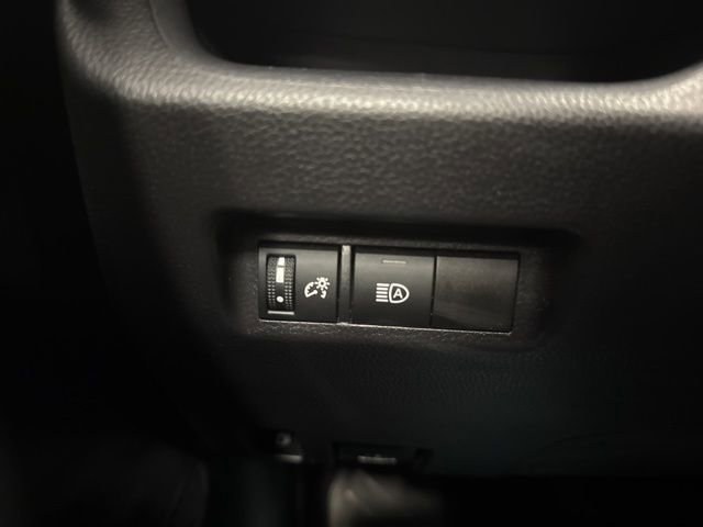 Used 2025 Toyota RAV4 XLE image 29