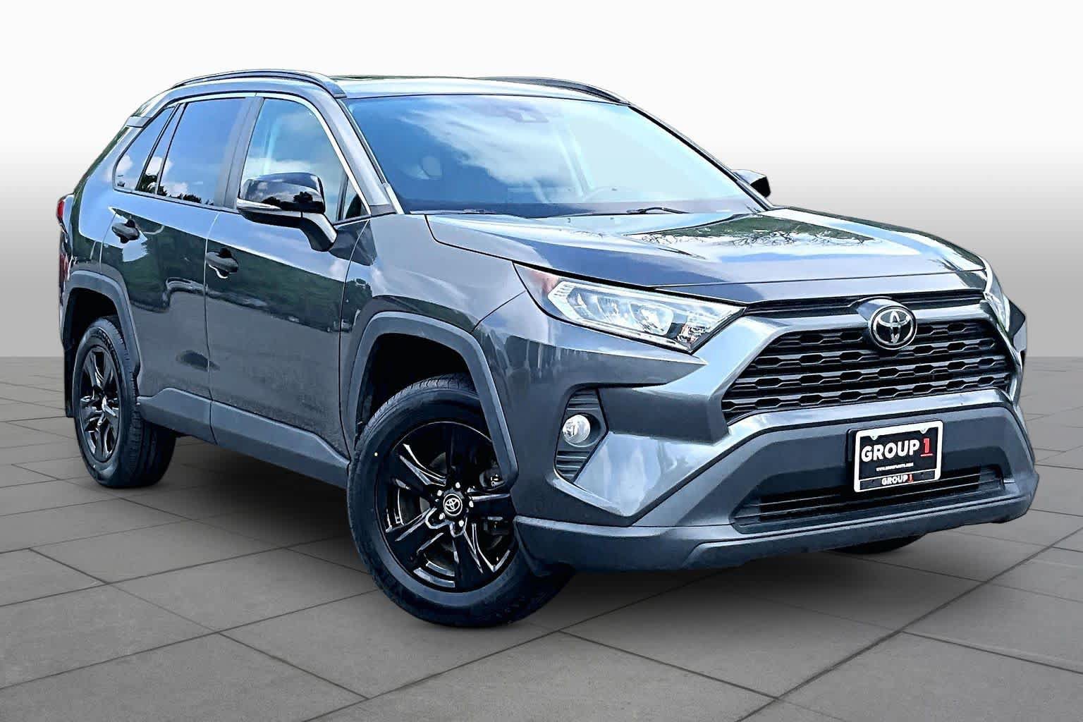 Used 2019 Toyota RAV4 XLE w/ Convenience Package AWD/4WD image 3