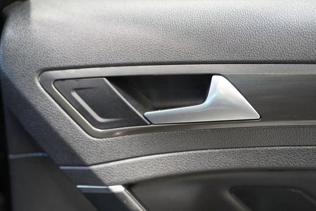 Used 2018 Volkswagen GTI Autobahn FWD image 38