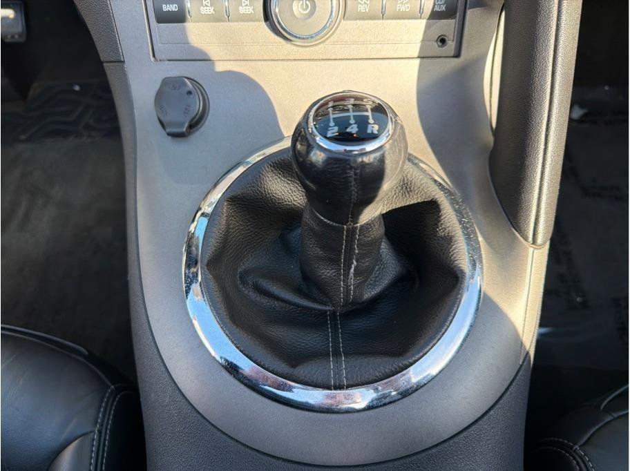 Used 2006 Pontiac Solstice Convertible w/ Premium Package RWD image 16