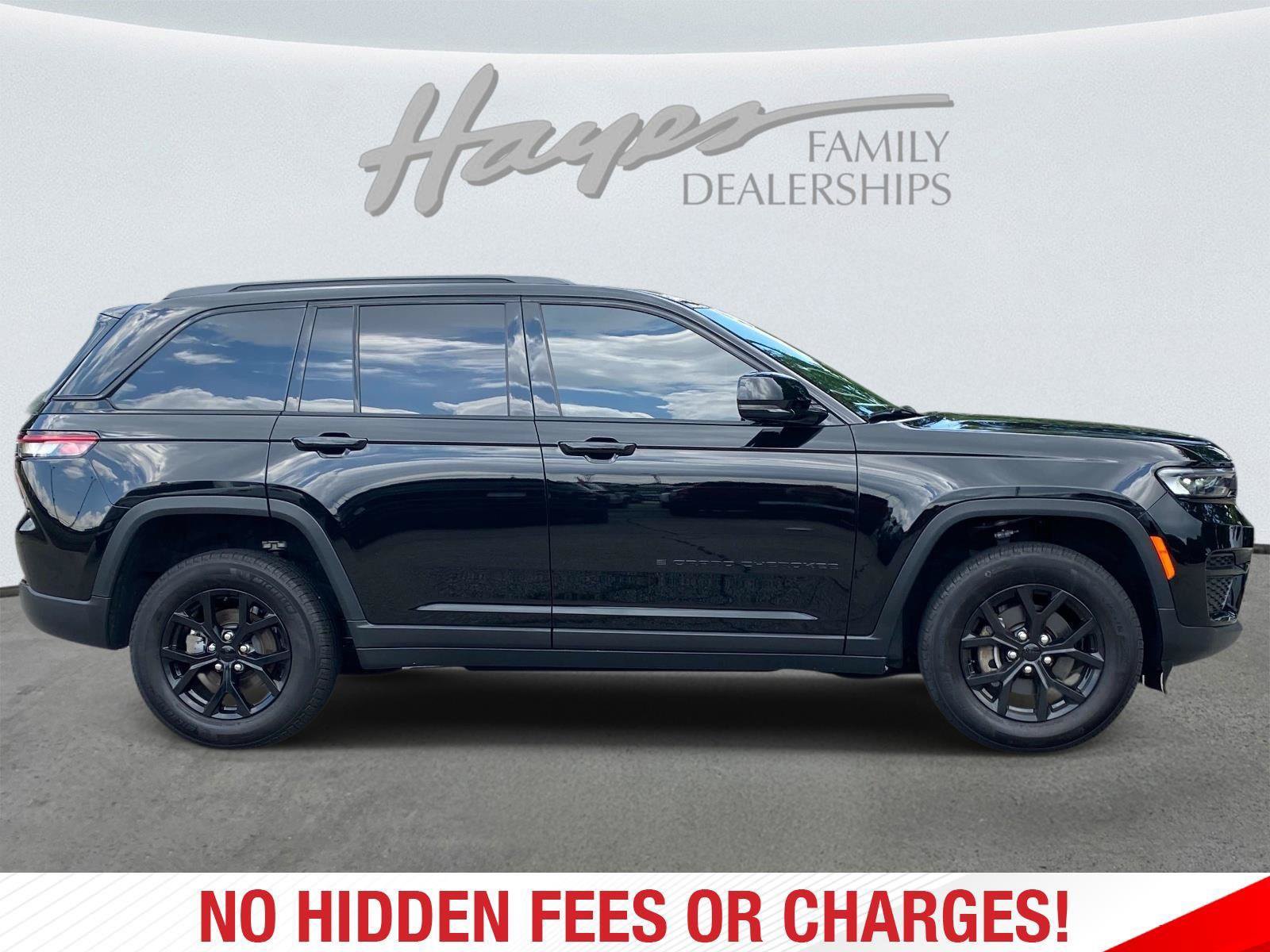 Used 2024 Jeep Grand Cherokee Altitude RWD image 2