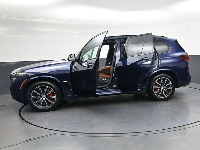 Used 2026 BMW X5 xDrive40i w/ M Sport Package image 37