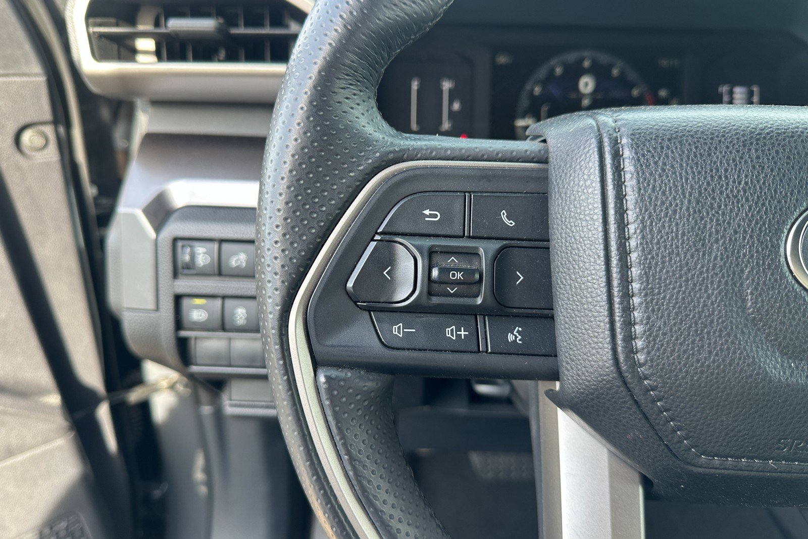 Used 2025 Toyota 4Runner SR5 image 19