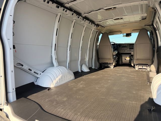 New 2025 Chevrolet Express 3500 w/ Driver Convenience Package image 28