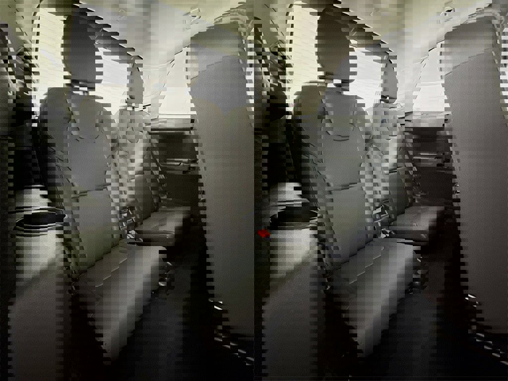 Certified 2025 Volvo XC90 B5 Core image 34